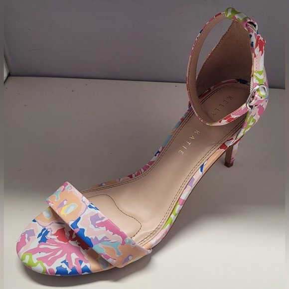 Kelly & Katie Shoes - Kelly & Katie 7 Kirstie Floral Ankle Strappy Sandals Open Toe Confort Insole